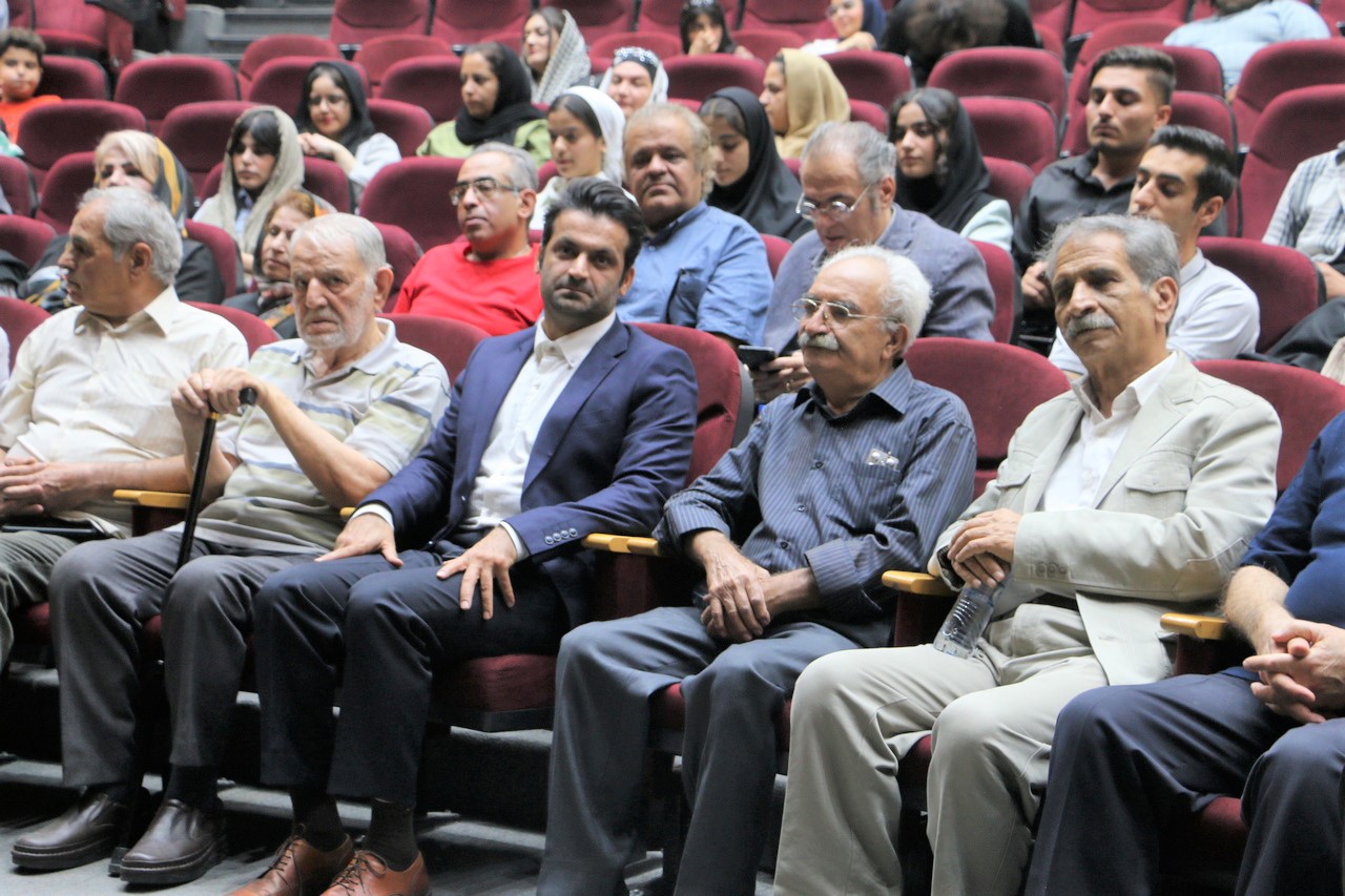 تمام امکانات برای توسعه تئاتر فارس به میدان می آیند