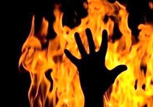 زنی ۶۲ ساله در شیراز به جرم آتش زدن همسرش دستگیر شد
