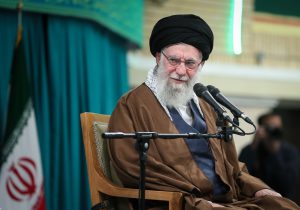 زن، کارگزار خانه نیست، مدیر است