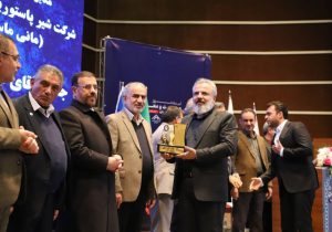 پگاه فارس دو تندیس برتر صنعتی و صادراتی استان فارس را کسب کرد
