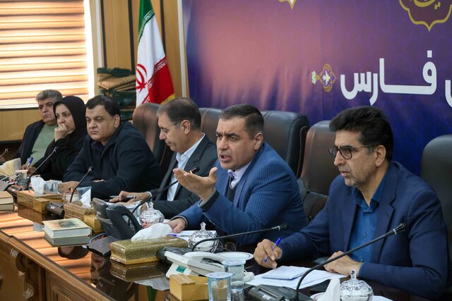 ناهماهنگی عامل نرسیدن کالاهای اساسی به بازار فارس