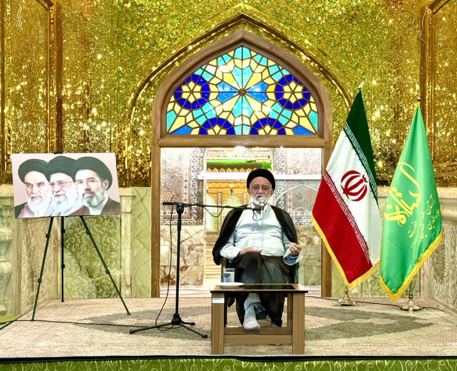 وارد کردن موضوع انرژی هسته ای ایران به مذاکرات معنا ندارد