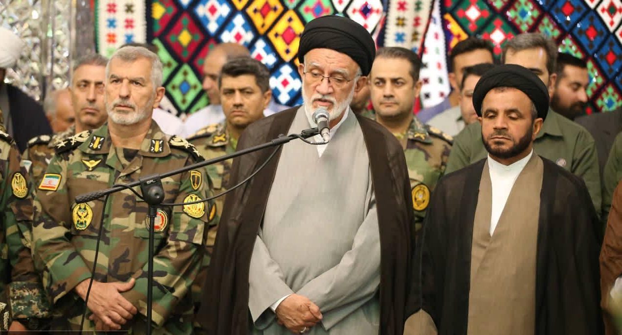 ملت ایران در کنار نیروهای مسلح ایستاده است